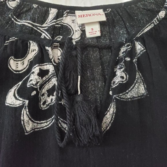 Black with white Mandela flowers print Merona Small(S) tunicTop - Picture 3 of 7